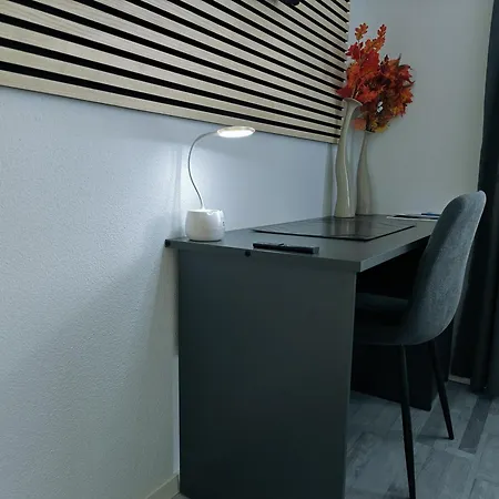 Modern Neuburg S - Neu - 2 Zimmer, Parkplatz, Wi-fi, Tv, Kueche Apartamento *
