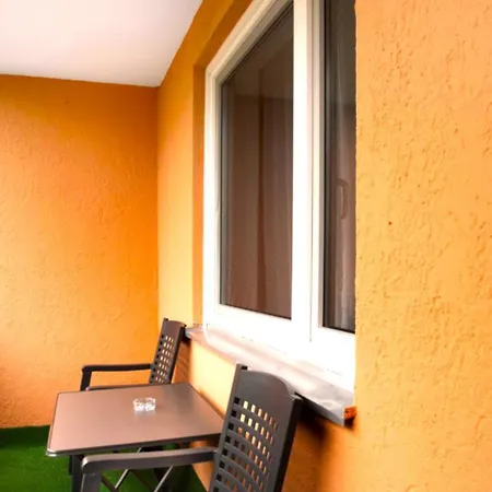 شقة Modern Neuburg S - Neu - 2 Zimmer, Parkplatz, Wi-fi, Tv, Kueche نوبورغ آن دي دوناو