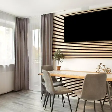 Modern Neuburg S - Neu - 2 Zimmer, Parkplatz, Wi-fi, Tv, Kueche